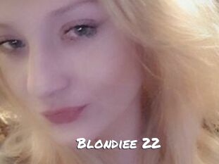 Blondiee_22