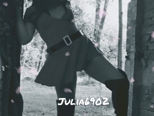 Julia6902