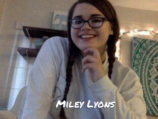 Miley_Lyons