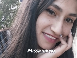 Misskinkyxx