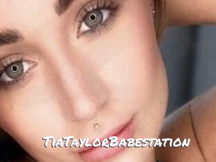 TiaTaylorBabestation